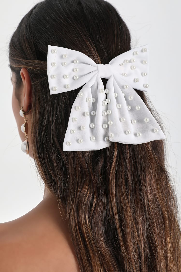 Darling Essence White Pearl Bow Hair Clip